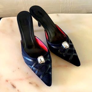 Judith Leiber beautiful black slip on heels